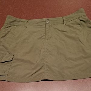 Columbia Skorts Nylon Lightweight size 14